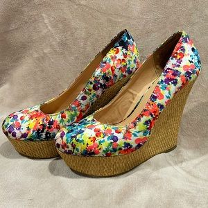 Floral wedge shoe, size 8 - great condition